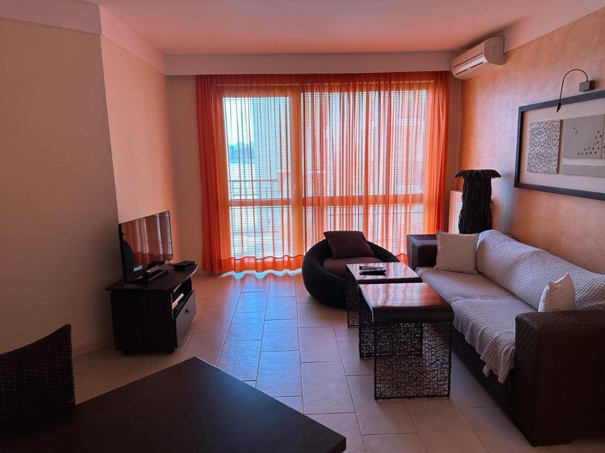 Oazis Vip Club Aparthotel Σάνι Μπιτς Εξωτερικό φωτογραφία
